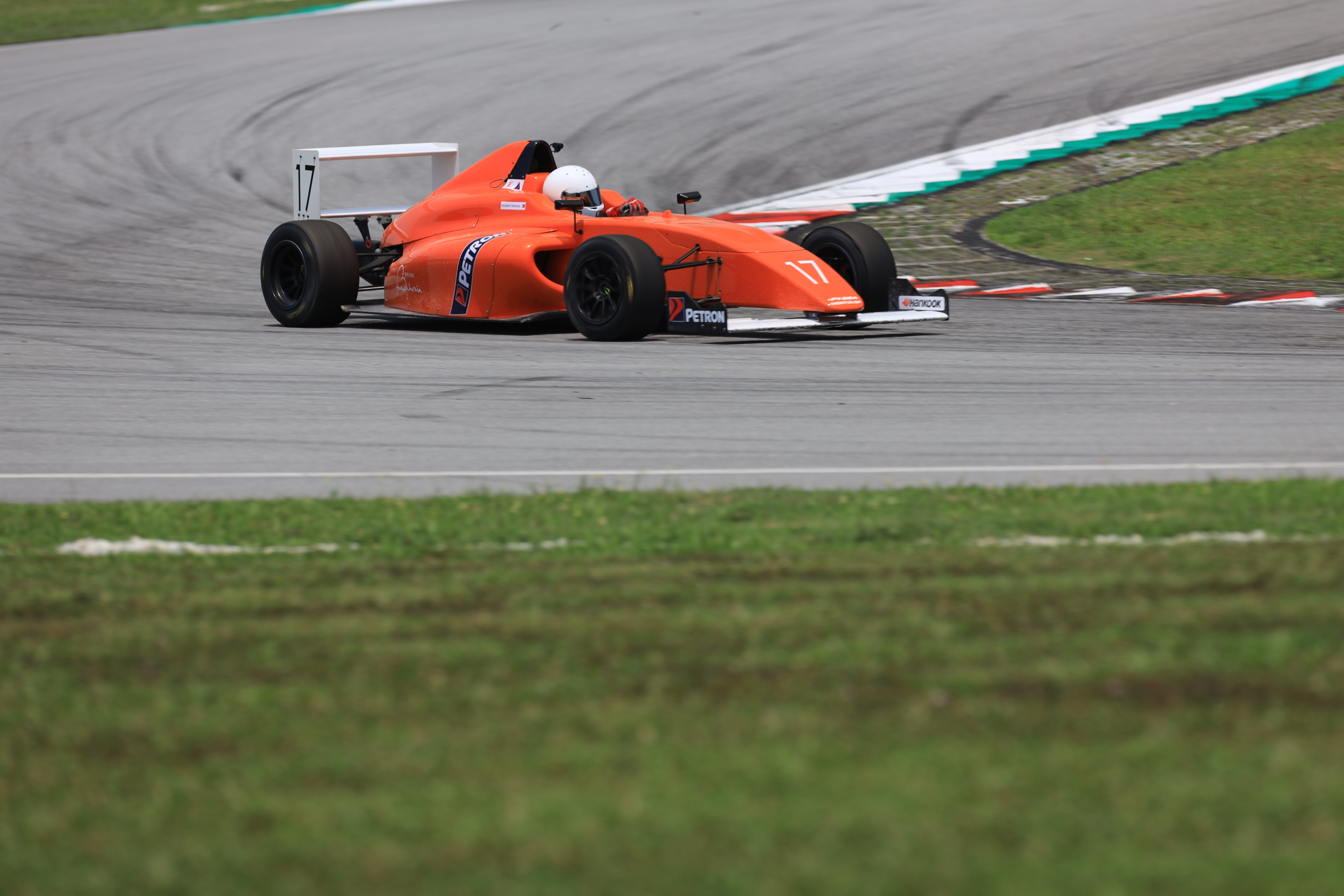 Abdallah Beshara cornering hard at Sepang